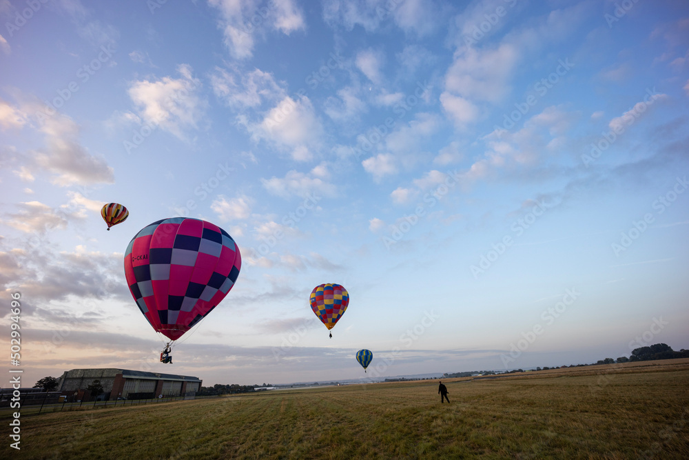 Obraz premium Hot air balloons in the morning 