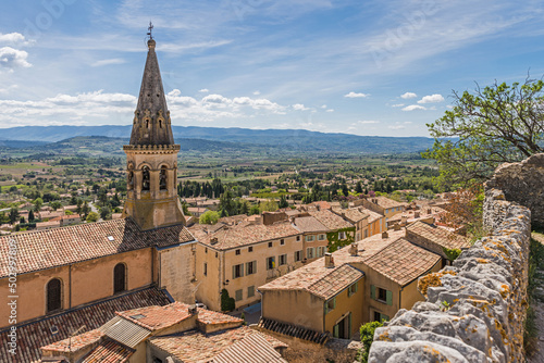 Saint-Saturnin-lès-Apt, medieval hilltop village in the Luberon in Provence-Alpes-Côte-d'Azur, France