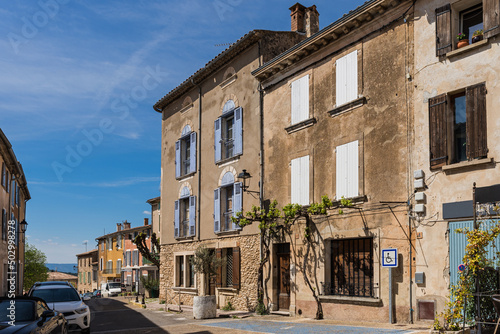 Tableau sur toile Saint-Saturnin-lès-Apt, medieval hilltop village in the Luberon in Provence-Alpe