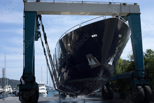 Foto motor yacht maintenance in marine