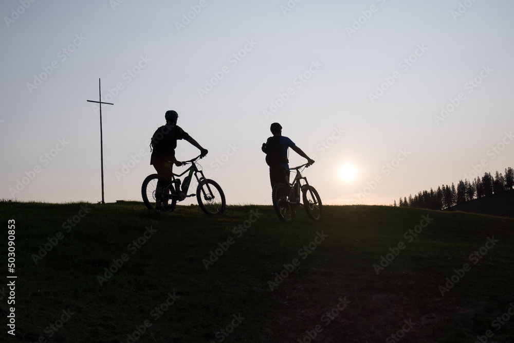 Obraz premium Radler am Gipfel