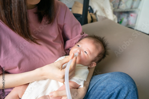 鼻吸い機と赤ちゃん