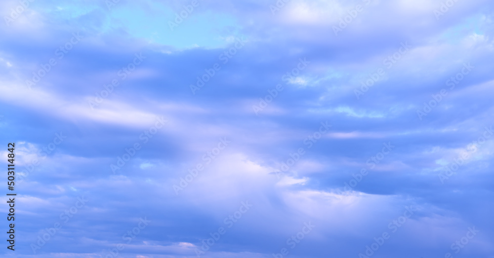 Obraz premium Blue sky background. Copy space.