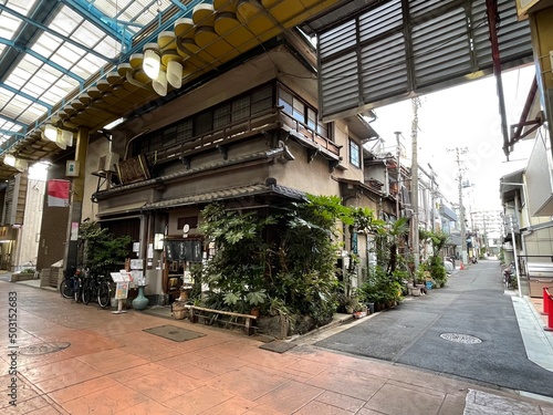 東京都三の輪の下町の商店街、ジョイフル三の輪