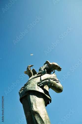 Alfred Hitchcock statue Dinard