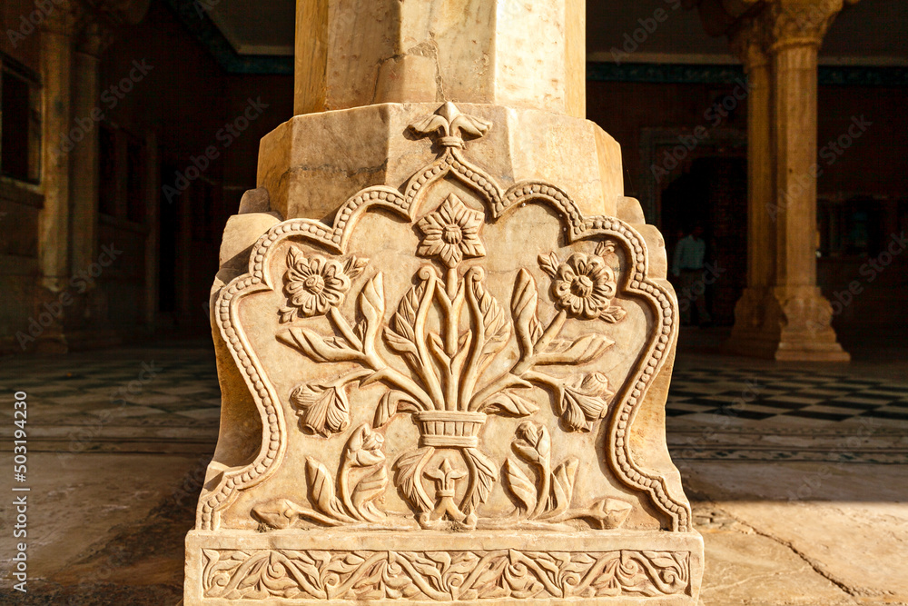 Detail of a marble pillar with a flower decoration, Bundi Palace, Rajasthan, India, Asia