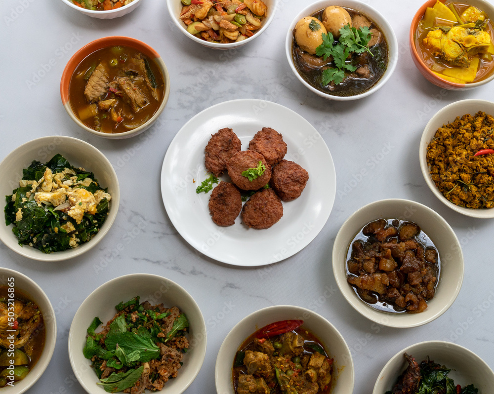 Mixed Thai and European Style Food  - อาหารไทยและอาหารยุโรป