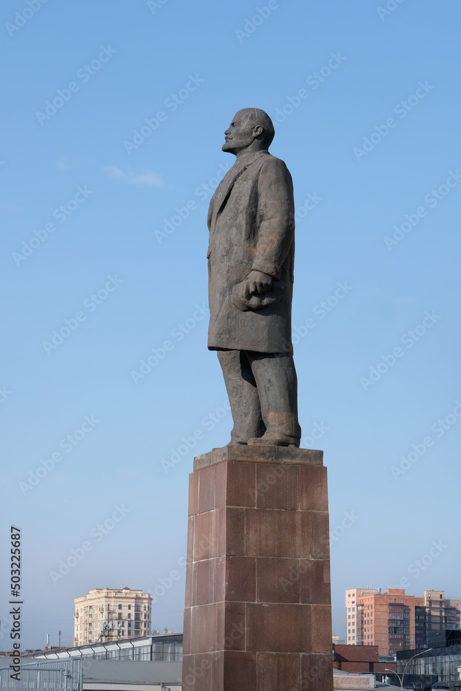 Fototapeta premium MONUMENT TO VLADIMIR ILYICH LENIN IN TULA