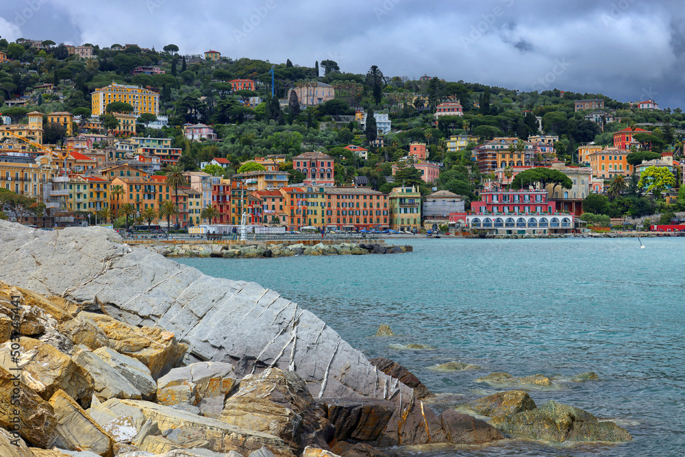 summer-view-of-santa-margherita-ligure-in-liguria-panoramic-view-with