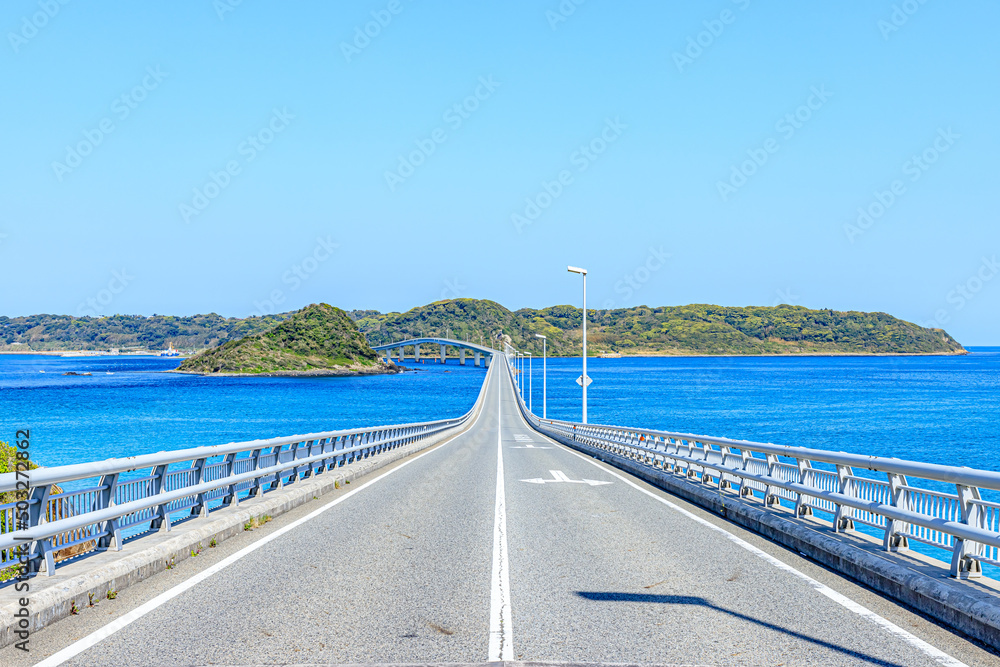 春の角島大橋　山口県下関市　Tsunoshima Bridge in Spring. Yamaguchi-ken Shimonoseki city.