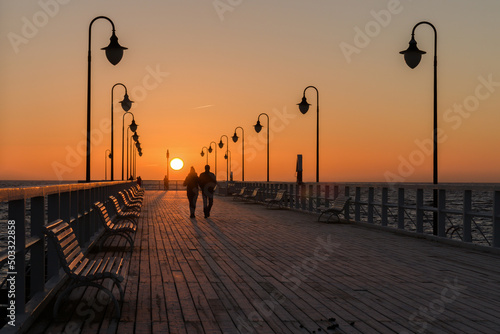 Fototapeta Naklejka Na Ścianę i Meble -  Wschód słońca nad morzem Bałtyckim