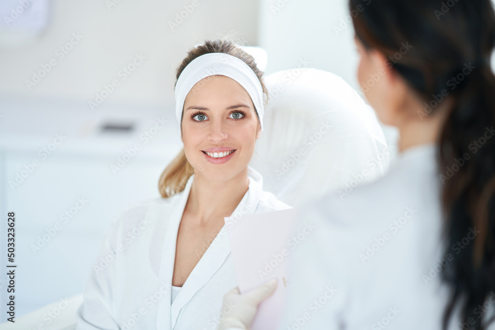 Fototapeta premium A scene of medical cosmetology treatments botox injection.