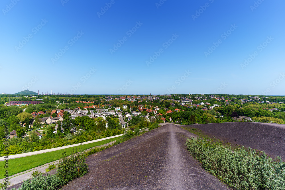 Blick auf Gelsenkirchen von der Halde Rungenberg