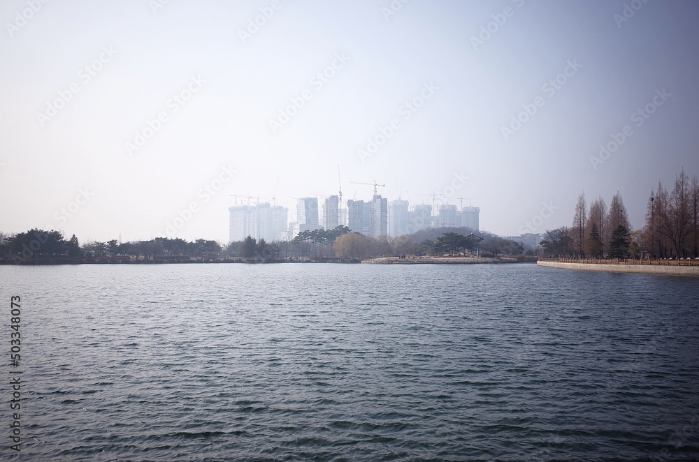Ilsan Lake Park in Goyang-si, South Korea. The largest artificial lake park in the Orient.
Ilsan Lake Park in Goyang-si, South Korea. The largest artificial lake park in the Orient.