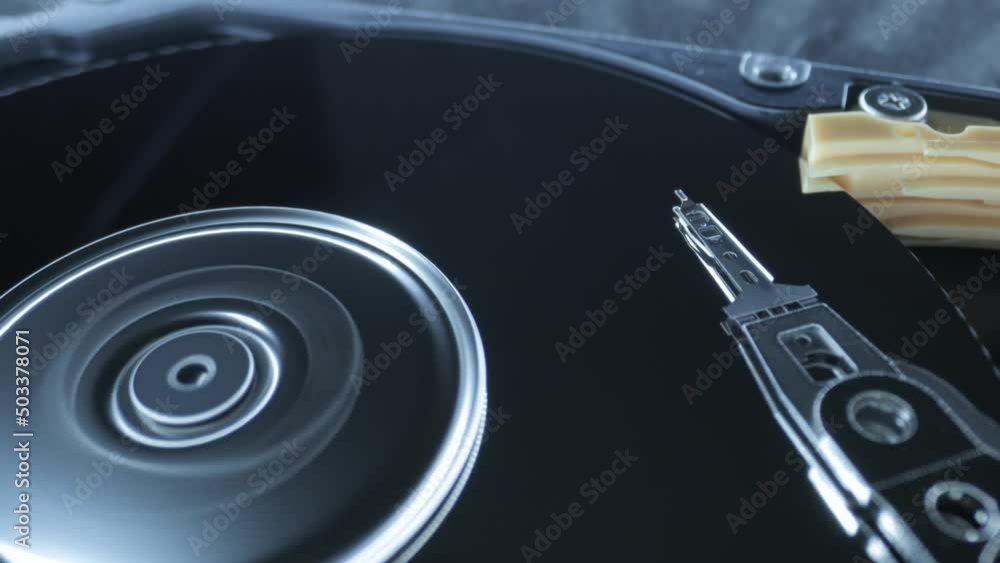 Harddisk moving head writing data on disc Harddisk moving head writing data on disc