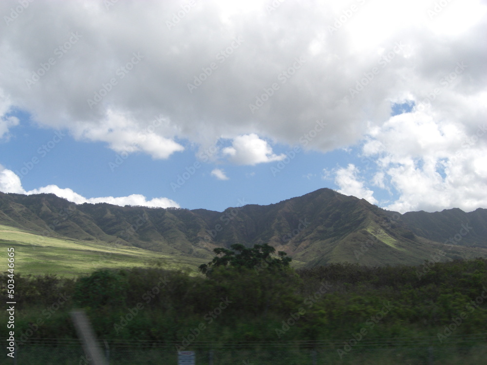 Fototapeta premium Driving around the Makaha Valley of Oahu island, Hawaiian state. Year 2011 