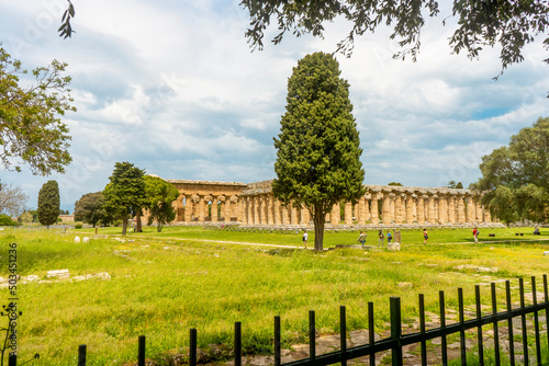 Veduta antica paestum templi