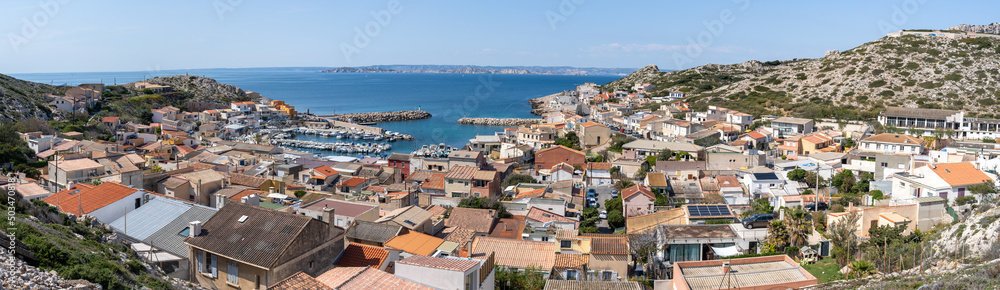 Vue panoramique sur le quartier des Goudes à Marseille