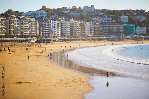 Papier peint Scenic view of La Concha beach in San Sebastian, Basque Country, Spain