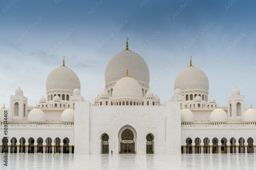 Exterior phot of the Sheikh Zayed Mosque in Abu Dhabi, United Arab Emirates