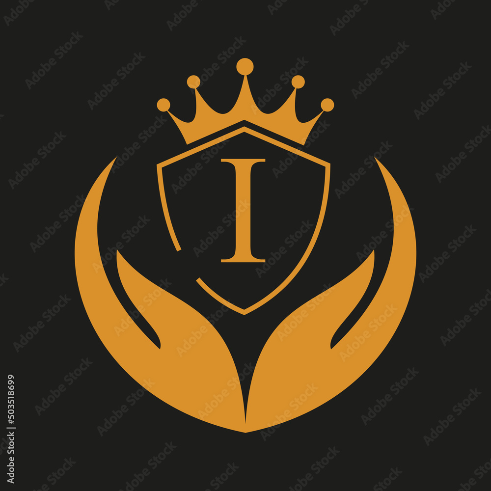 Letter I Queen Logo Design vector templet crown logo Elegant monogram ...