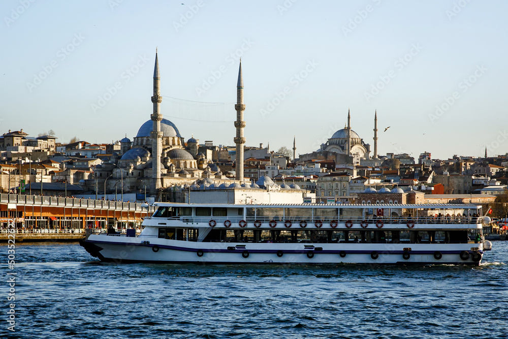 Obraz premium The public transport in Istanbul. Boats and ferries for transfer people.