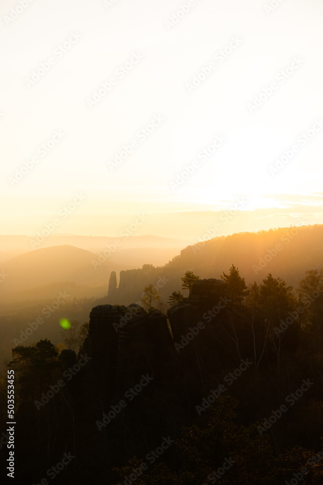 Sonnenaufgang in der Sächsischen Schweiz in Sachsen Deutschland