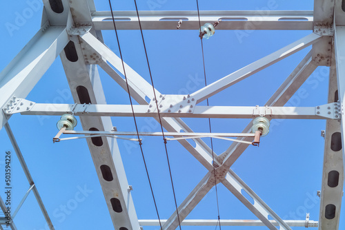 Crossbeams of the bridge with elements of the contact network.