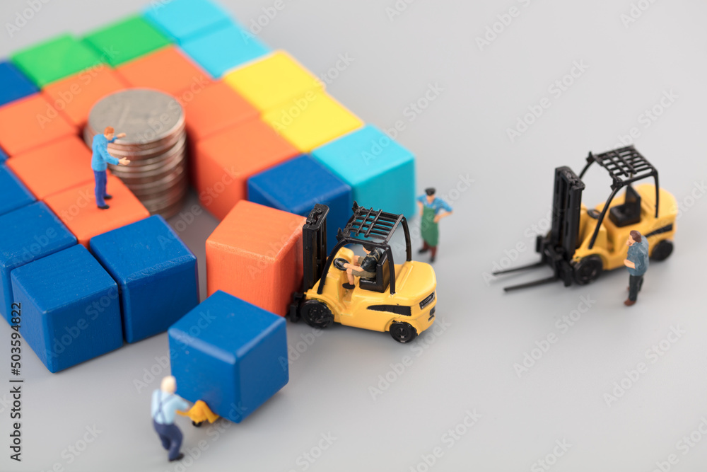 Miniature creative move away the blocks to take out coins Miniature creative move away the blocks to take out coins