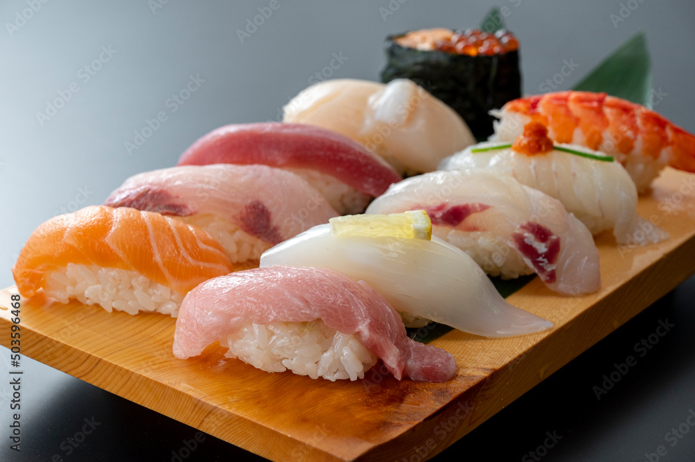 寿司の盛り合わせ　握り寿司