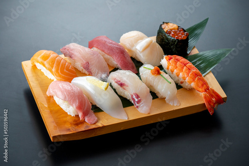 寿司の盛り合わせ　握り寿司