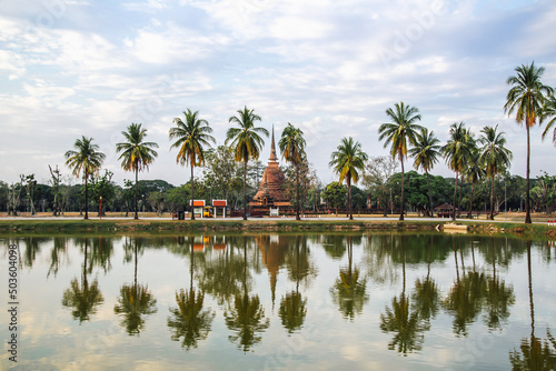 Obraz na płótnie Wat Sra Sri or Wat Sa Si in Sukhothai historical park in Thailand