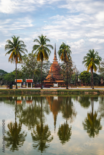 Obraz na plátně Wat Sra Sri or Wat Sa Si in Sukhothai historical park in Thailand