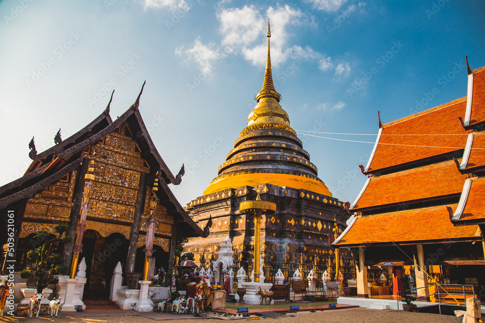 Fototapeta premium Wat Phra That Lampang Luang in Lampang in Lampang Province, Thailand.