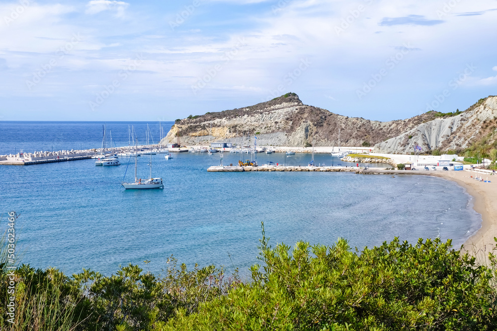 Naklejka premium Beautiful yachts at resort on sunny day