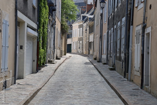 Rue typique, ville de Châteauroux, département de l'Indre, France
