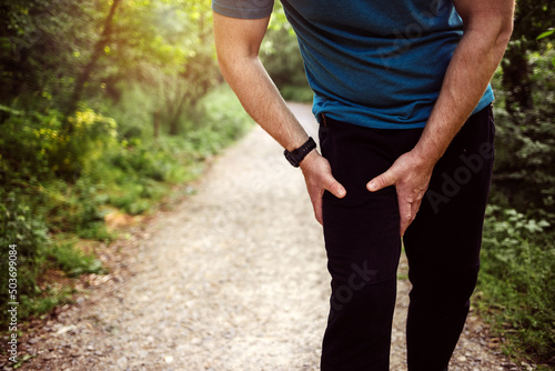 Canvastavla Young adult male with muscle pain during running