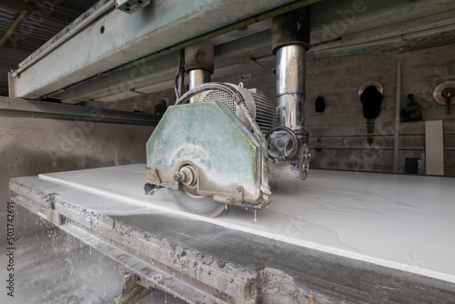 Принти на полотні machine with cutting disc for marble slabs