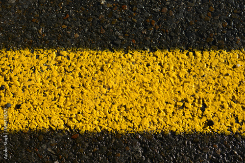 Wallpaper Mural Goudron - traces sur le sol - effets graphiques Torontodigital.ca