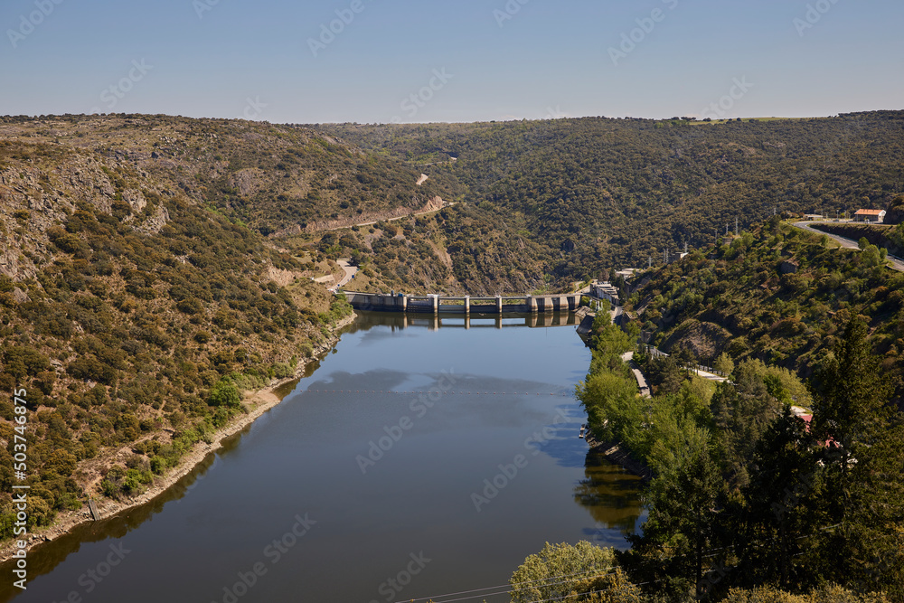 General view of the Duero river and a reservoir