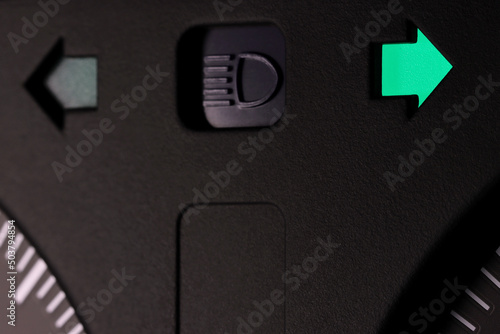 Slika na platnu turn signal control light in car dashboard - right