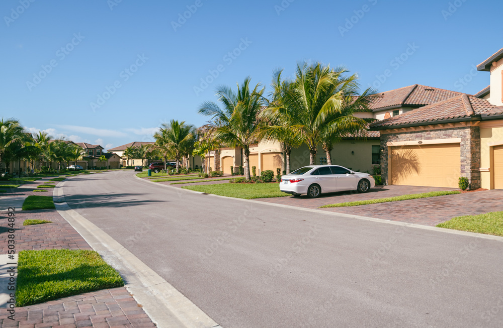 Bonita Springs golf community in South Florida, real estate bg