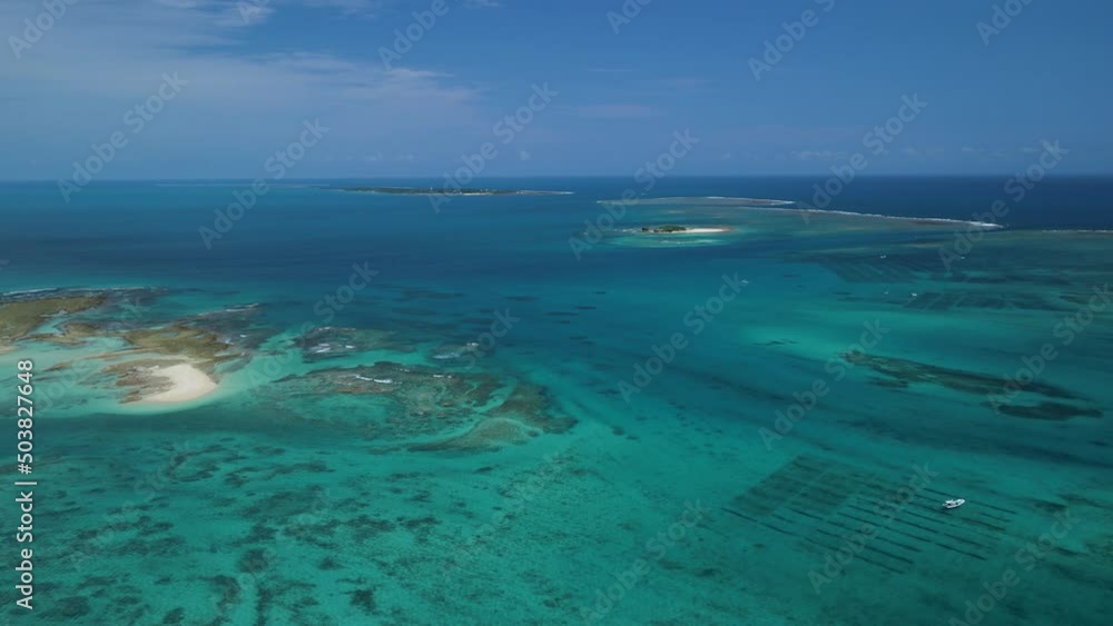 【沖縄・航空撮影】知念沖からリーフエッジとコマカ島を航空撮影② 【沖縄・航空撮影】知念沖からリーフエッジとコマカ島を航空撮影②