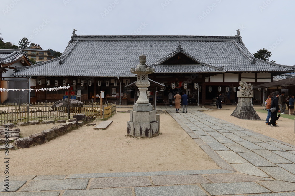 A scene of Itsukushima-benzaiten Shrine on Miya-jima Island in Amagaichi City in Hiroshima Prefecture in Japan 日本の広島県甘日市の宮島にある厳島弁財天の風景 A scene of Itsukushima-benzaiten Shrine on Miya-jima Island in Amagaichi City in Hiroshima Prefecture in Japan 日本の広島県甘日市の宮島にある厳島弁財天の風景