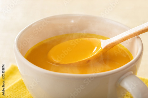 新鮮素材のかぼちゃのポタージュスープ