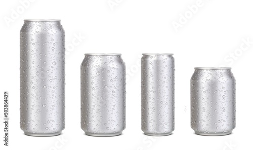 Foto Realistic aluminium cans with water drops