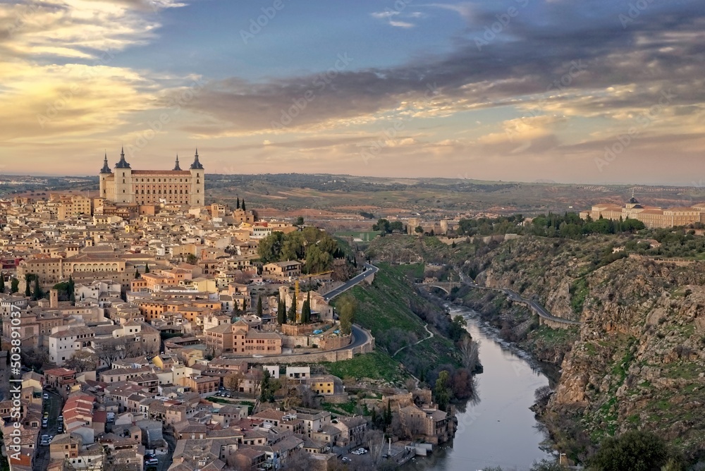 Panoramic view of Toledo (Spain) at sunset - obrazy, fototapety, plakaty 