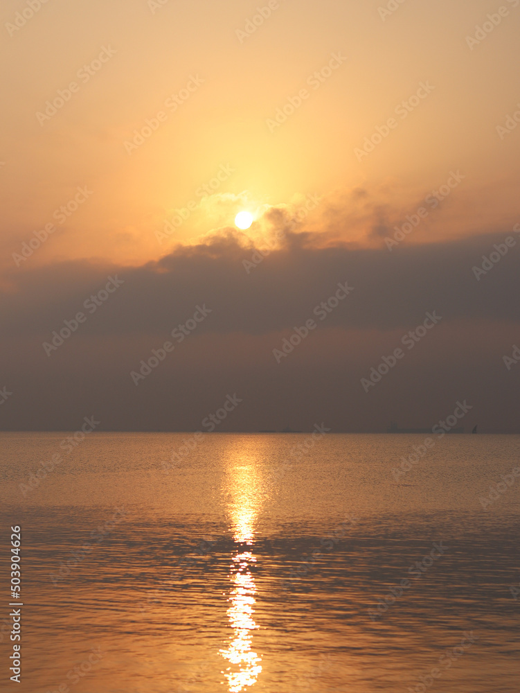 Fototapeta premium sunset over the sea