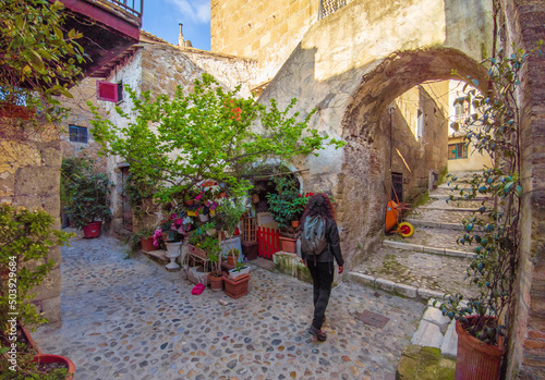 Fotografie Calcata (Viterbo, Italy) - The old town of Calcata, perched on a mountain of tufa, overlooking the green Treja river valley, in Lazio region