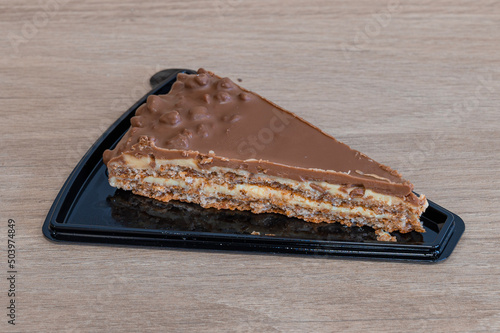Tarte au daim sur fond bois dans un fastfood en France